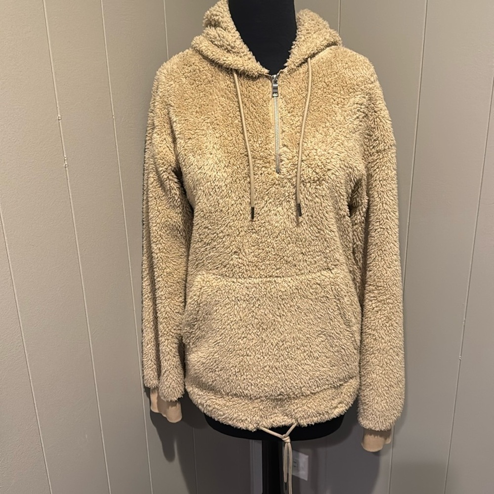 Original Use camel super soft 1/4 zip fleece kangarooo pocket hoodie fleece. XS